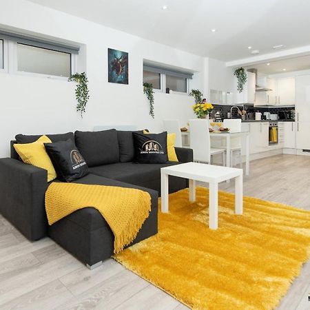 Hermes Apartment - The Messenger Of Town Southampton Eksteriør bilde