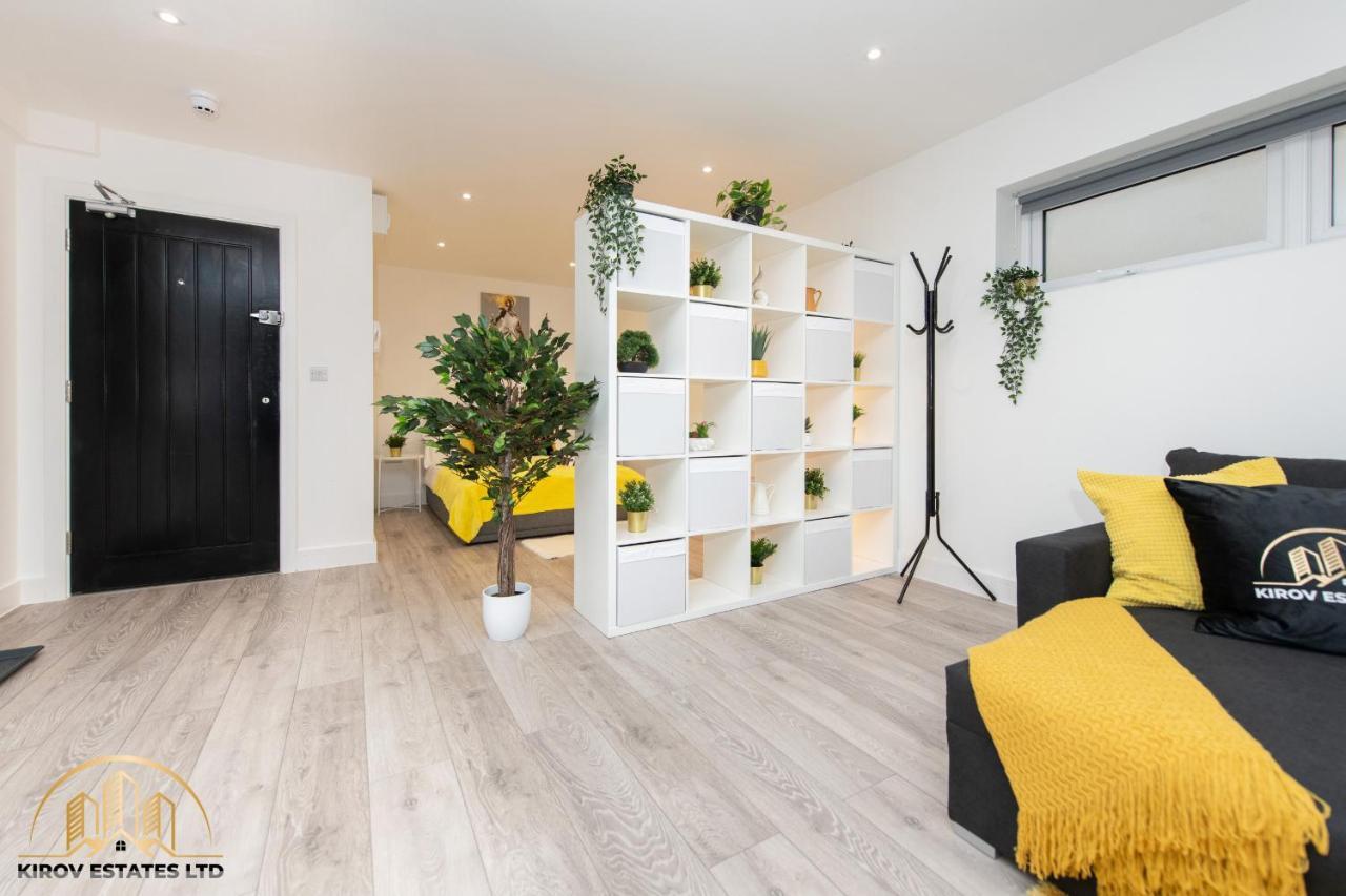 Hermes Apartment - The Messenger Of Town Southampton Eksteriør bilde